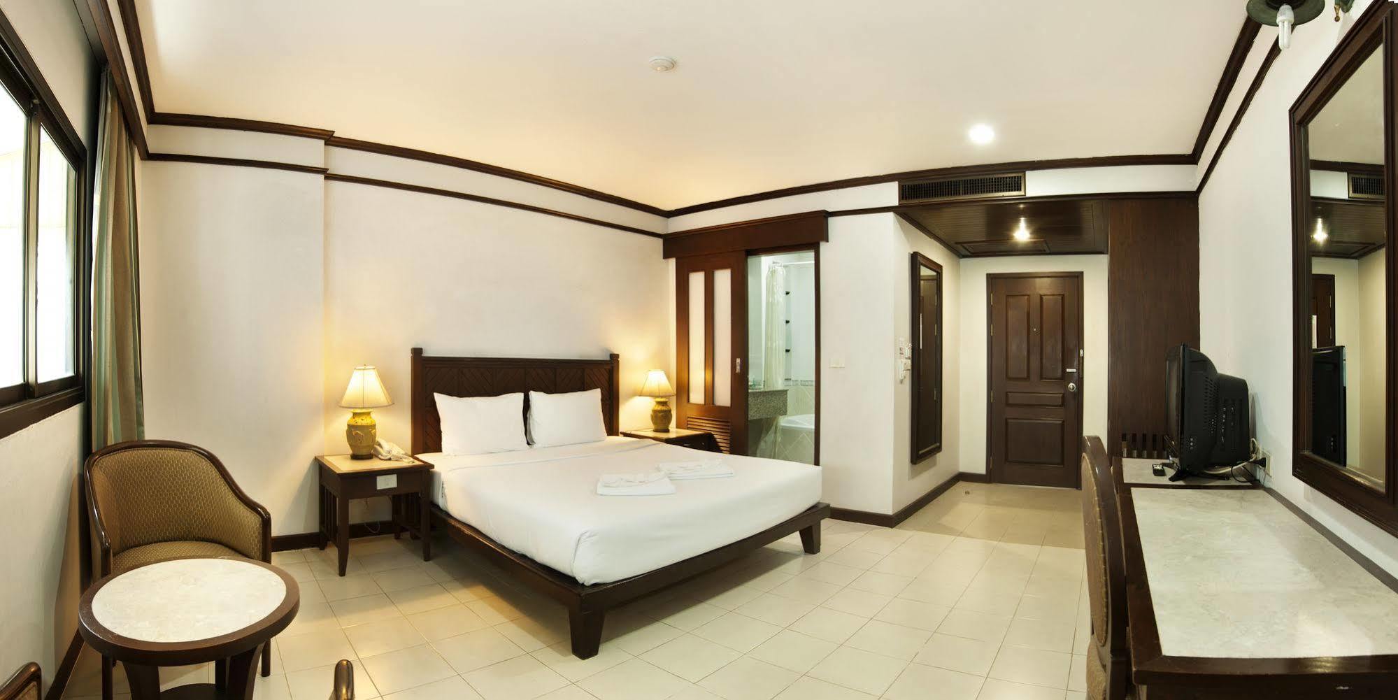 Rattana Mansion Hotel Phuket Exterior foto
